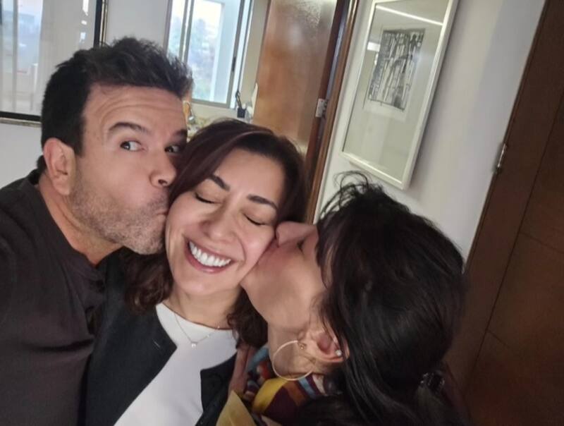 Nacho Gutiérrez junto a Carmen Gloria Arroyo y Tonka Tomicic. Créditos: Instagram