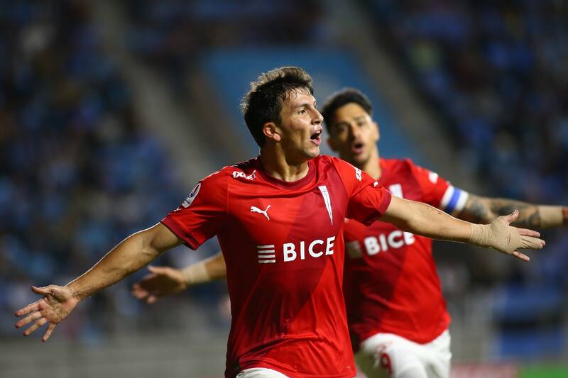 Gonzalo Tapia abrió el marcador a favor de la UC en el triunfo 3-2 ante Deportes Iquique.