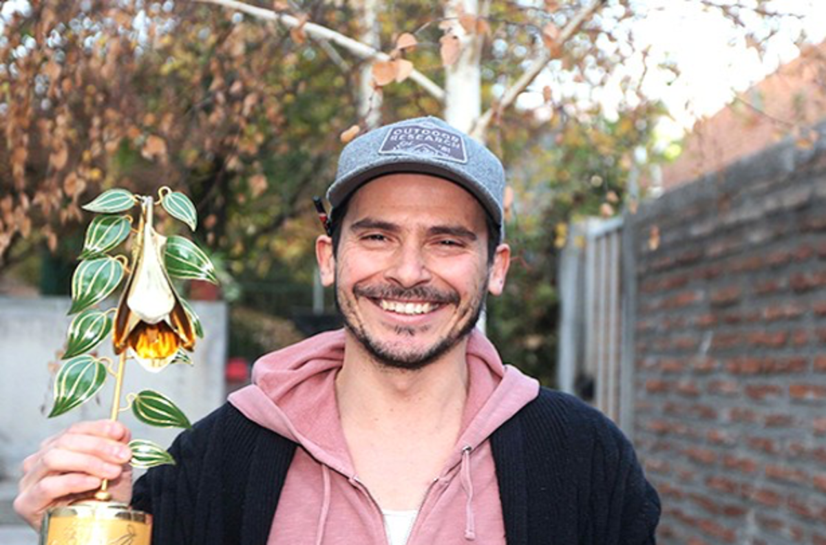 Copihue de Oro: El chascarro de Álvaro Espinoza con el trofeo a 'Mejor Actor'