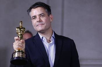 Sebastián Lelio regresa a la industria local como productor asociado de documental sobre los trauma oculares del estallido social