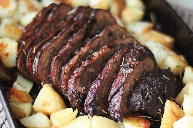 Aunque parezca carne, en realidad el seitán está hecho en base a gluten de trigo 100% vegetal. Créditos: Captura de pantalla - Agustina Guala en YouTube