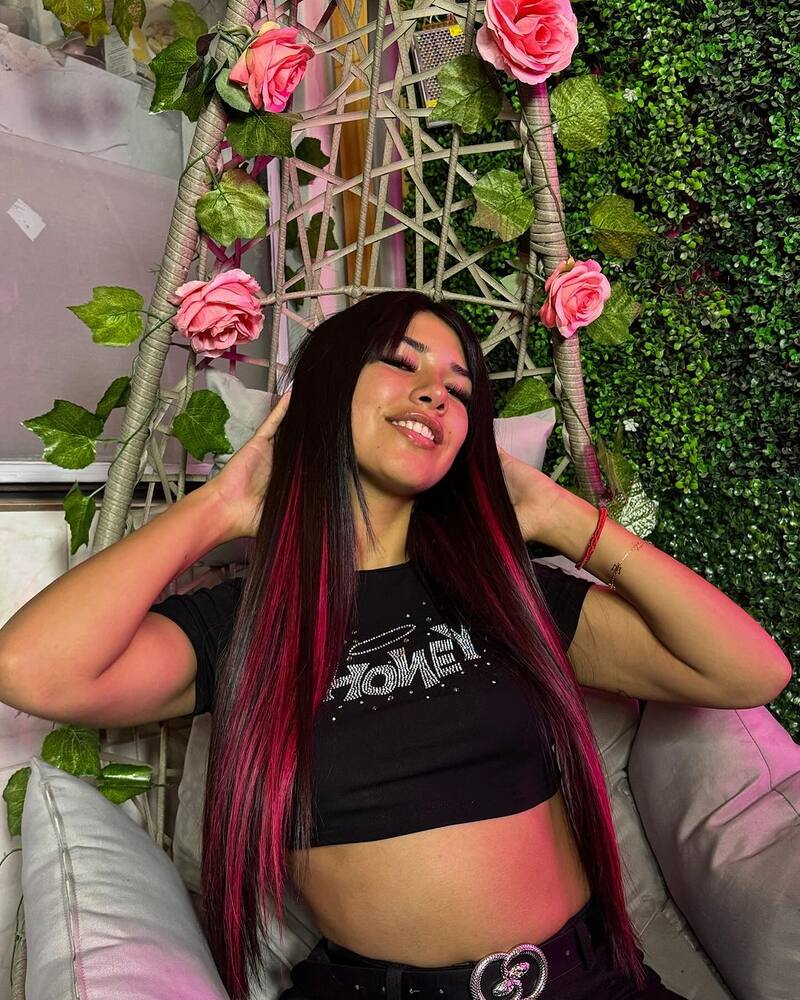 Eskarcita sorprendió con arriesgado cambio de look.