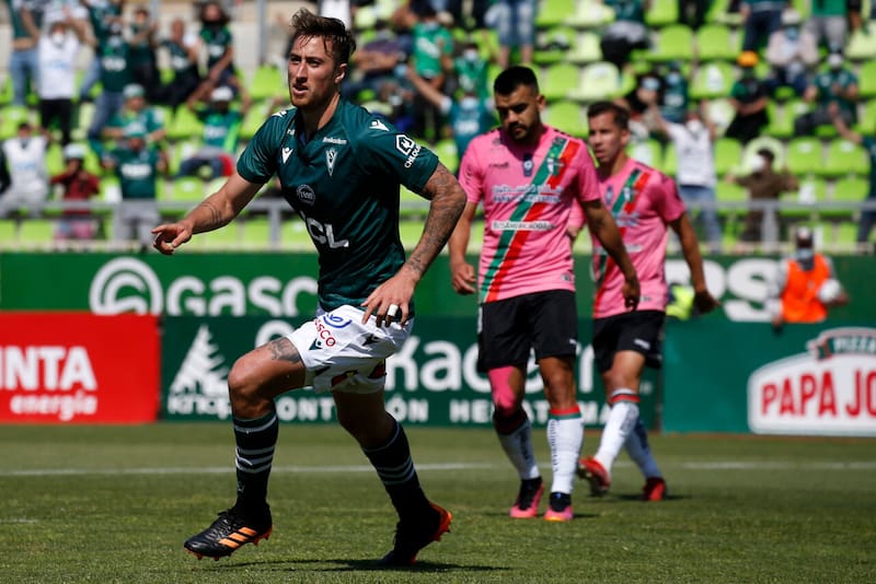 El ahora defensor de Unión Española durante su etapa en Santiago Wanderers. Foto: Agencia Aton.