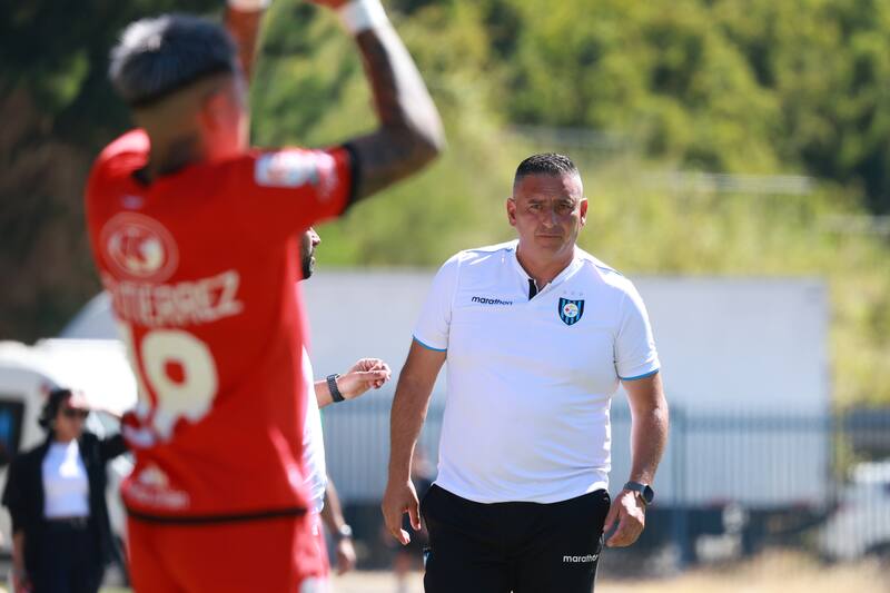 se enfoca en su presente con Huachipato.