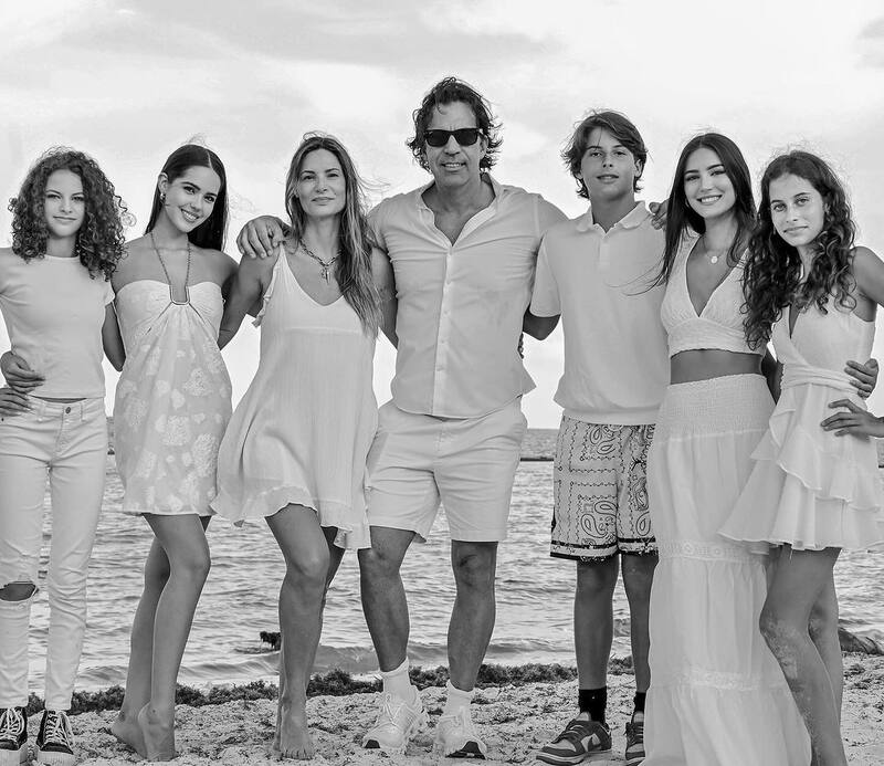 celebró 12 años de la llegada de sus tres hijos.