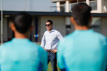 Siguen los problemas para el presidente de la U: querella en contra de Michael Clark es aceptada