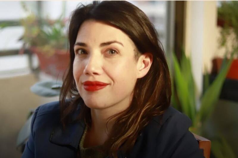 es una filósofa chilena.