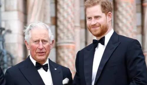 habla del cáncer de su padre, el rey Carlos III.