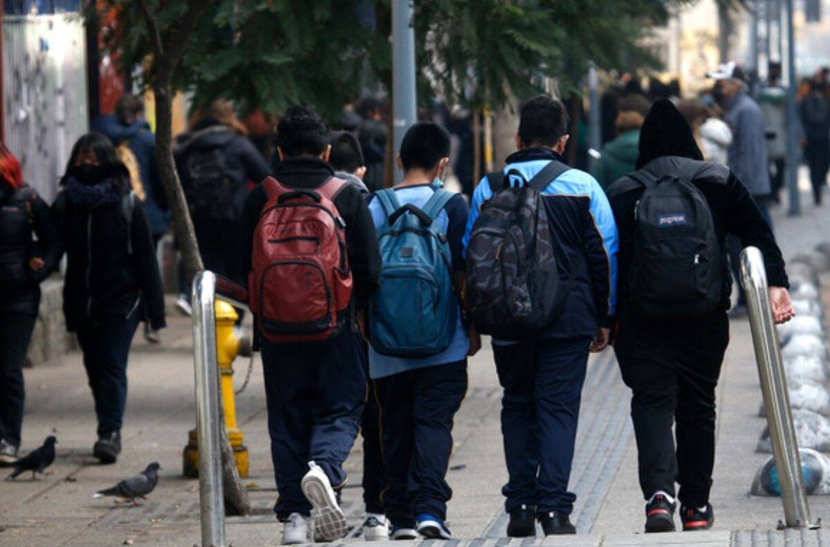 Hasta un 50% más caros: Uniformes y listas escolares aumentaron su valor este 2023
