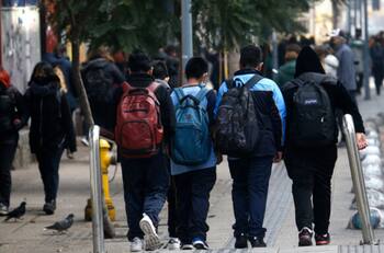 Hasta un 50% más caros: Uniformes y listas escolares aumentaron su valor este 2023