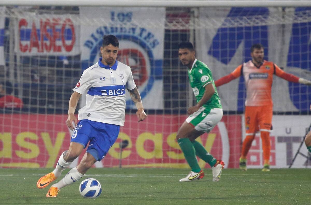 Copa Chile: La UC vencía a Audax Italiano pero el partido fue suspendido sobre el final por fuegos artificiales