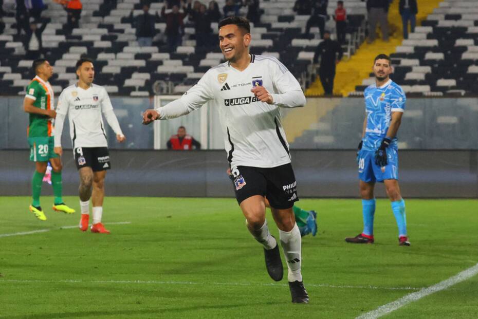 Estuvo al borde de quedar suspendido para el partido ante la U. Foto: Aton