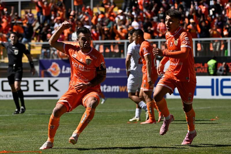 se encuentra en plena pelea por el ascenso a Primera División. Foto: Agencia Aton.