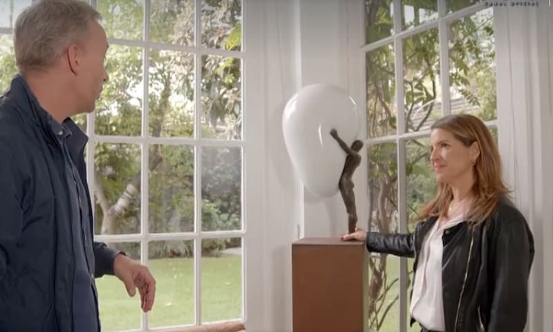 La escultura de su pareja / Canal 13