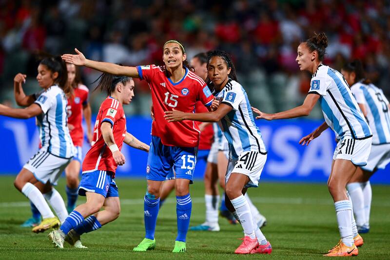 La escuadra nacional chocaría en la máxima cita contra un subcampeón del mundo, las actuales monarcas europeas y un conjunto que cuenta entre sus filas con una de las mejores delanteras del planeta. Foto: Comunicaciones/ANFP.