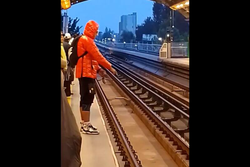 Carabineros se encuentra haciendo las diligencias necesarias para su arresto.