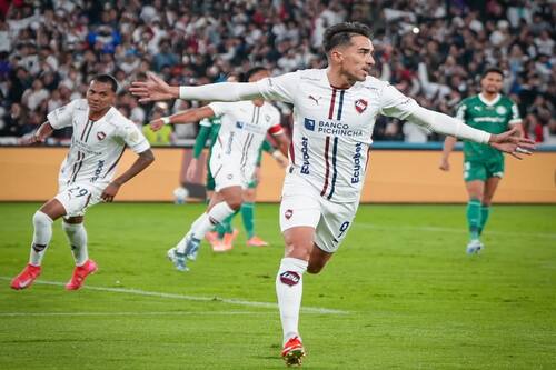 Fiesta en Quito: la Liga Deportiva Universitaria venció por 3-0 a Palmeiras y está muy carca de la final del torneo. Foto: @ldu_oficial en Instagram.