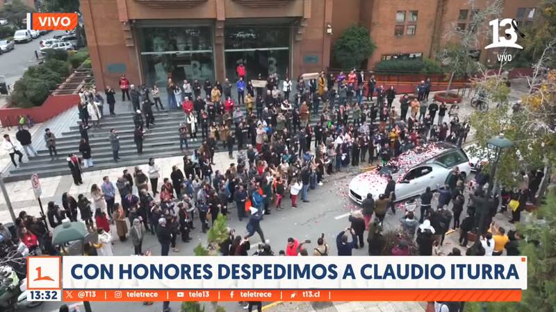 Cortejo fúnebre de Claudio Iturra hizo una parada en Canal 13.
