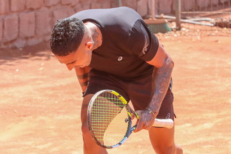 El tenista chileno es uno de los tantos jugadores del circuito que deben hacer malabares para mantenerse activo en el circuito ITF.