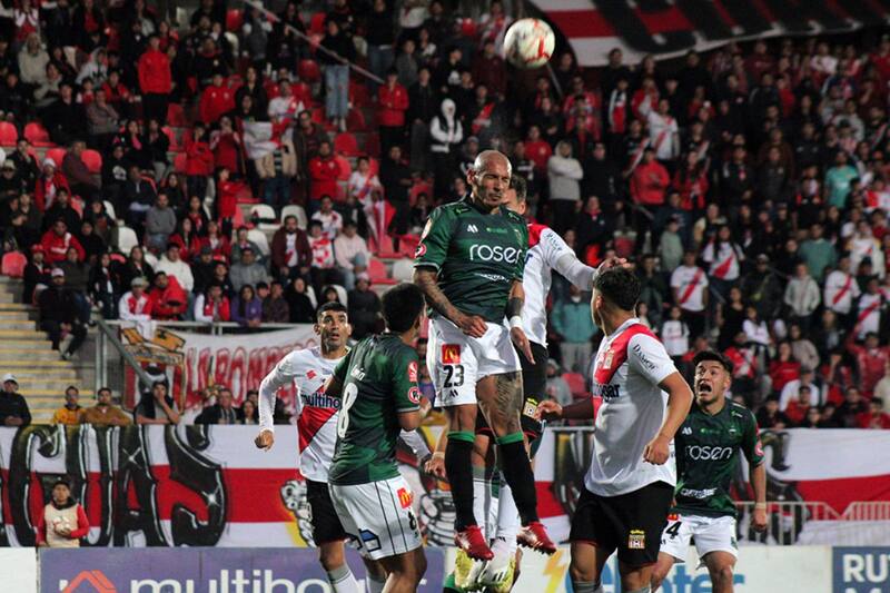 en la imagen durante un partido ante Deportes Temuco por la Primera B, atraviesa por un difícil momento institucional. Foto: Campeonato Chileno.