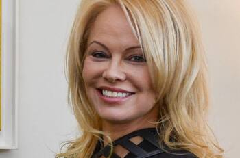 Amor en confinamiento que da frutos: Pamela Anderson se casó en secreto con su guardaespaldas