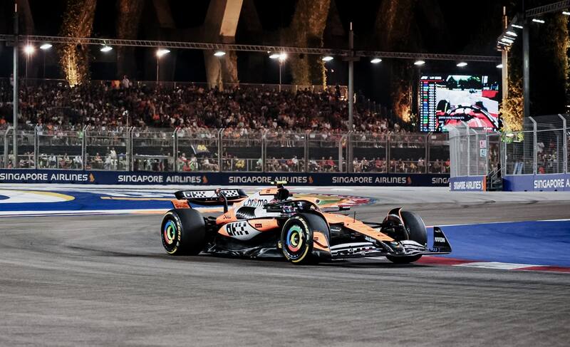 vence y se lleva el GP de Singapur. Foto: EFE