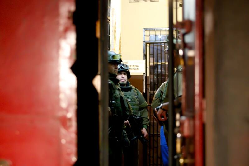 Por el momento, el dueño del local se encuentra detenido para ser interrogado. Créditos: ATON.