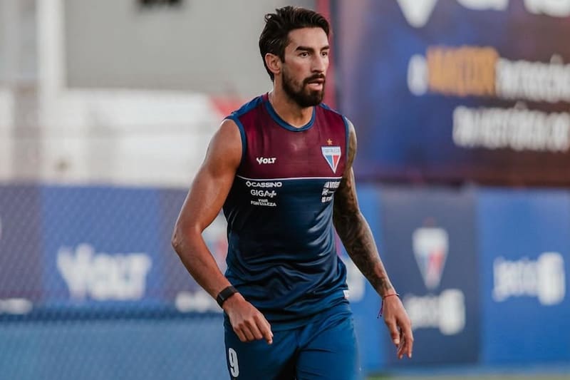 El argentino será suplente en Fortaleza. Foto: @fortalezaec
