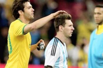 El día en que el cumpleañero Kaká le hizo un golazo a Argentina eludiendo a Messi