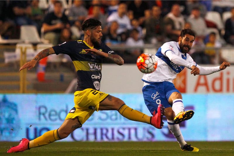 El goleador jugó 22 partidos y marcó tres tantos en su paso por la UC. Foto: Agencia Aton.