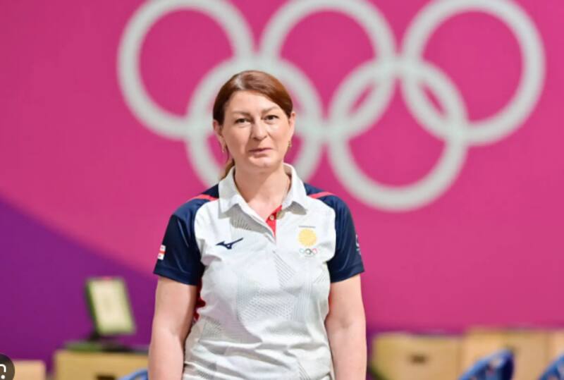 La georgiana Nino Salukvadze acumula tres medallas olímpicas (1 de oro, 1 de plata y 1 de bronce).