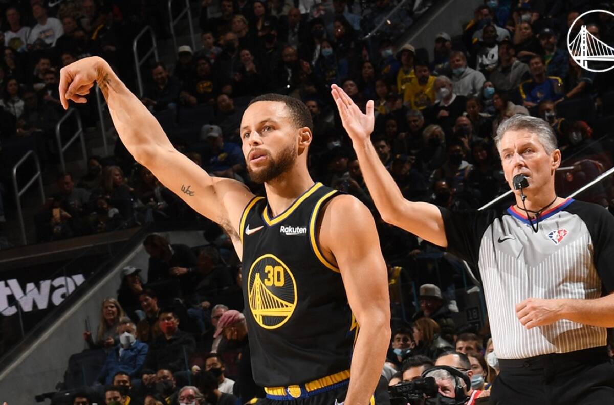 Periodistas eligen Stephen Curry como MVP de la NBA si la temporada terminara hoy