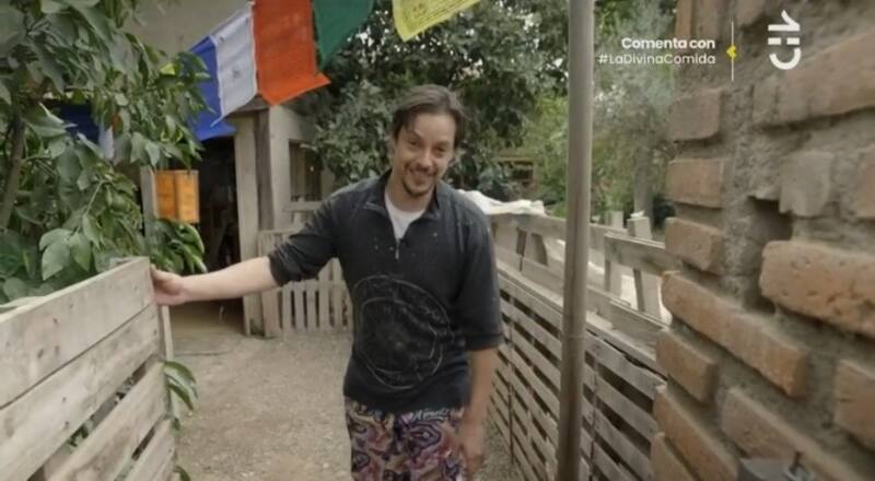 Sebastián Longhi mostró por primera vez su casa. Créditos: Pantallazo CHV