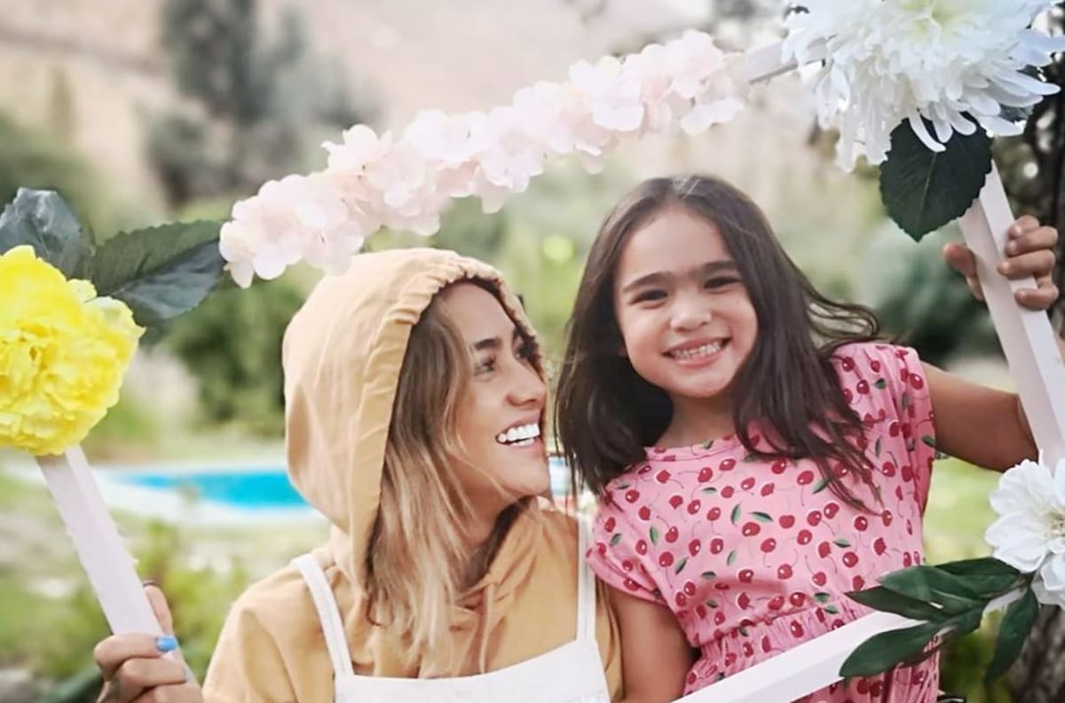 Con caravana incluida: Así celebró Camila Recabarren el cumpleaños de su hija