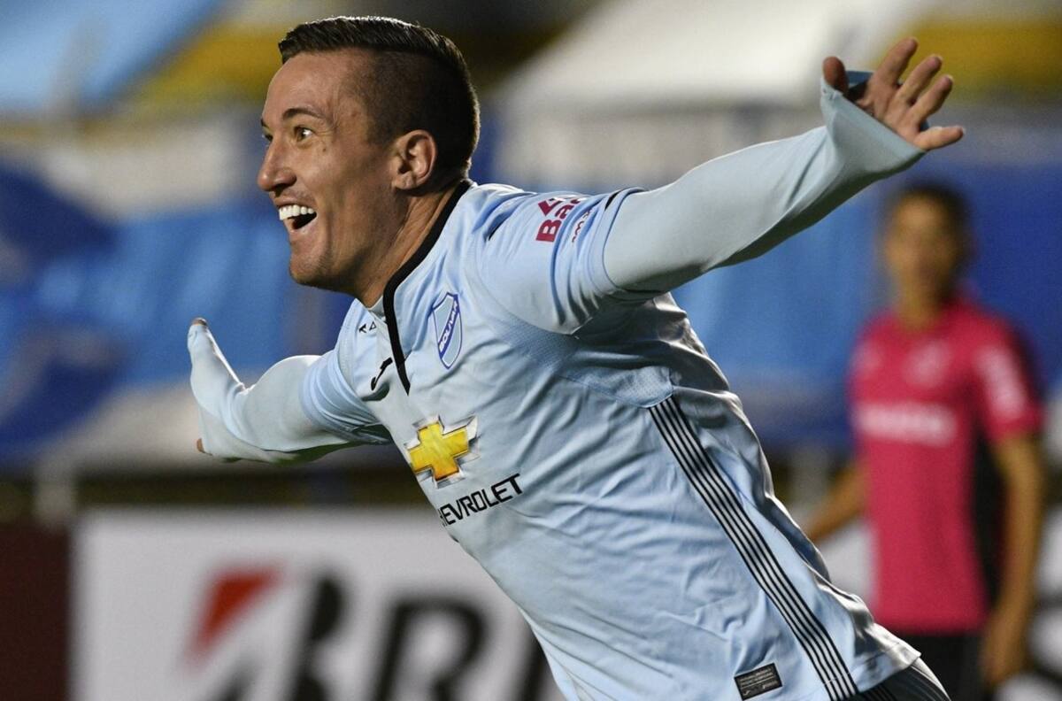 Goleador que la rompe en Bolivia y jugó en Chile fue ofrecido a Colo Colo