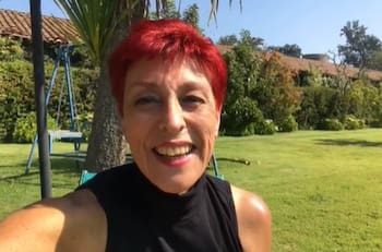 Doctora Carolina Herrera explica sus razones para irse de Santiago a vivir a su nueva casa en Machalí