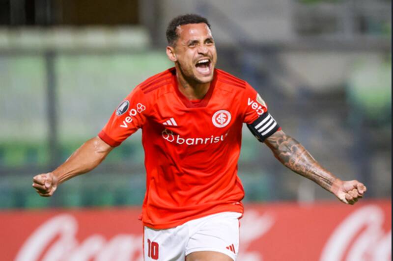 Allan Patrick se lesionó y deja en vilo el fichaje de Aránguiz por la U.