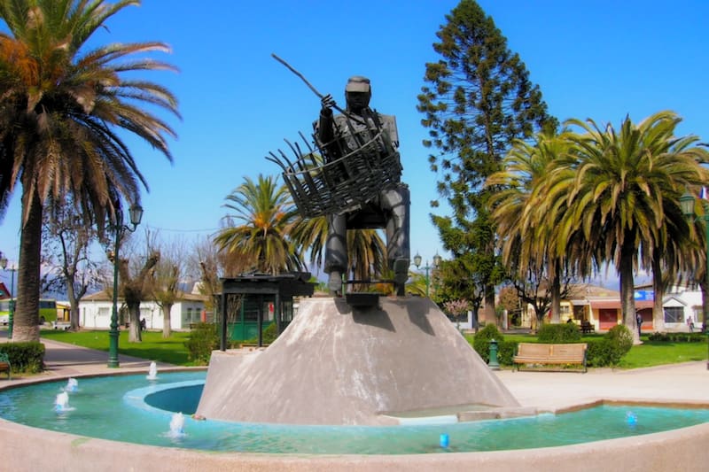 Uno de los puntos de partida ideales para recorrer entre los talleres y tiendas de la comuna. Foto: Turismo en Chile.