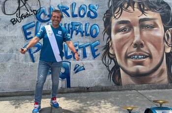 Entrevista | Ex jugador de la U y directivo del Puebla le pone fichas a Pablo Parra en Colo Colo