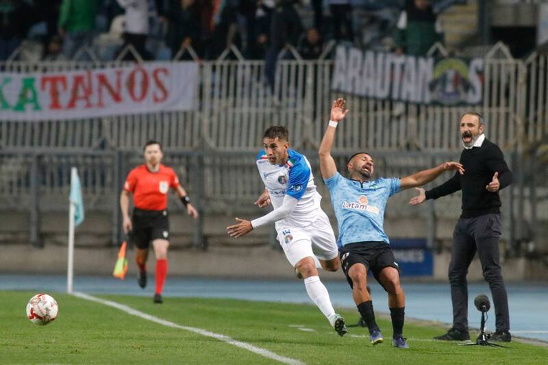 Emanuel Cecchini jugando por Audax Italiano. Foto: Agencia Aton.