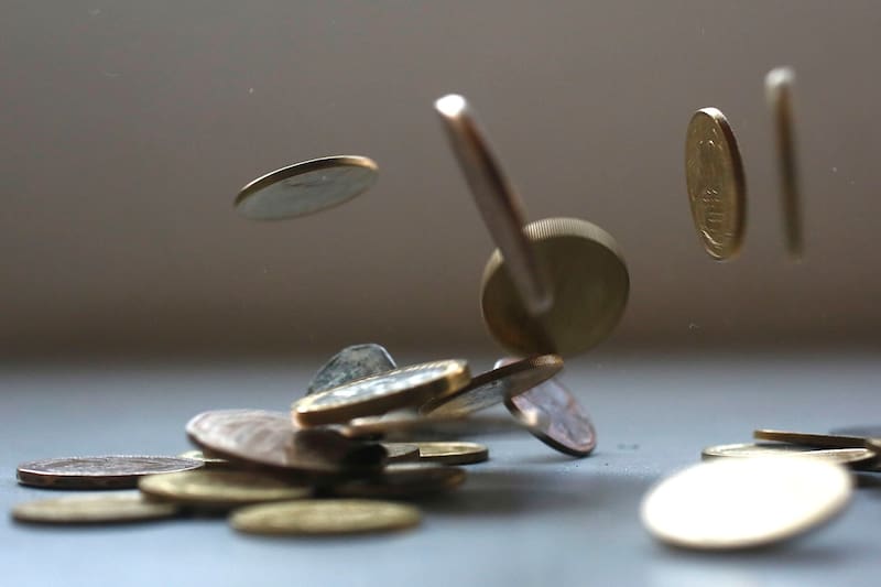 Este se paga de forma mensual a los beneficiarios.