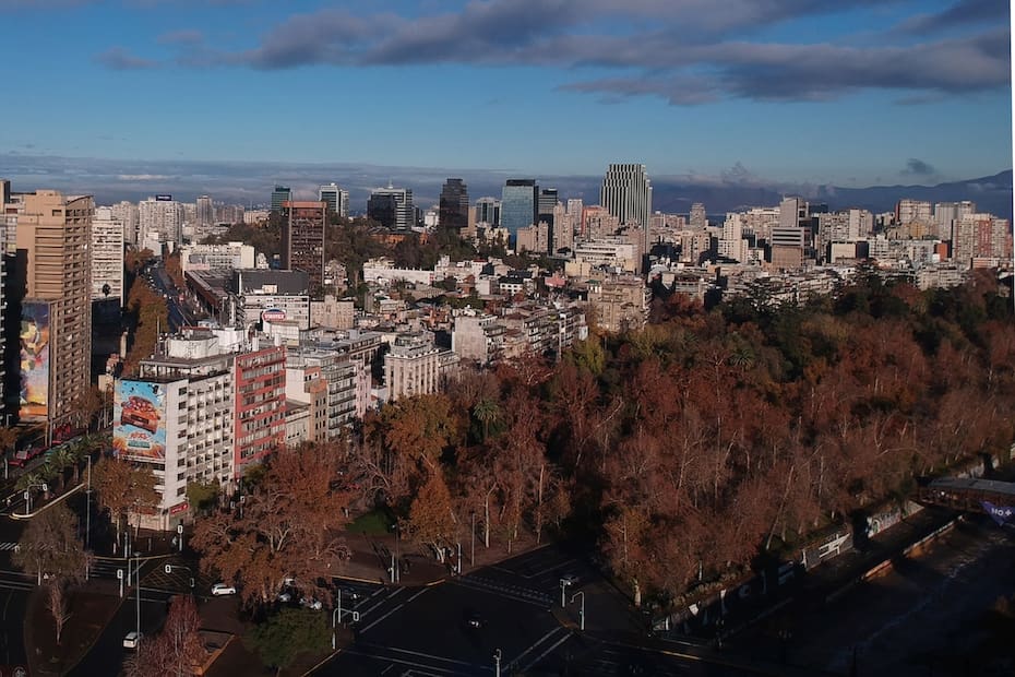 Revisa cómo va a estar el clima en Santiago y todo el país esta jornada.
