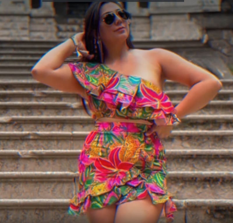 La joven se habría operado para parecerse a Myriam Hernández. Créditos: Mega