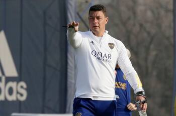 Entrenador de Boca Juniors mostró respeto a Colo Colo y la U para el Torneo de Verano 2022