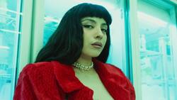 Con 4 outfits distintos: Estos fueron los increíbles looks de Mon Laferte en Chile