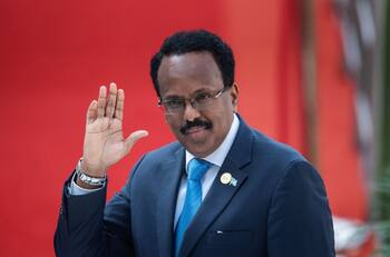 ¿Y en Chile cuándo?: Presidente de Somalia renuncia a su sueldo para luchar contra la sequía