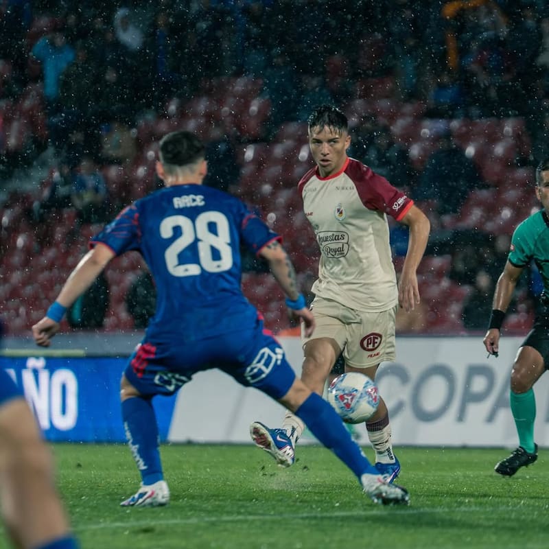 El volante en el partido de Deportes La Serena ante Universidad de Chile por la Copa de la Liga
