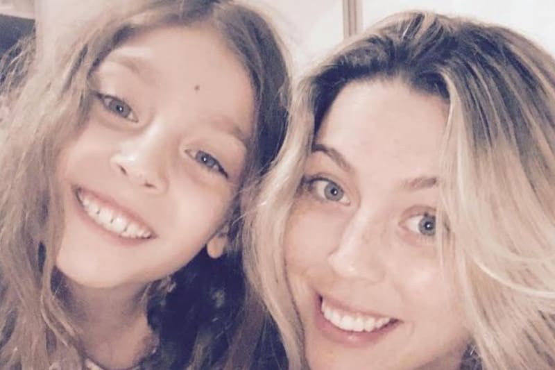 y su hija, Agustina Valdivia.