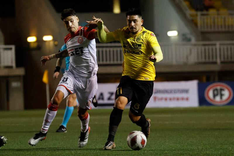 Sebastián Parada está a un paso de jugar en Curicó Unido. Foto: Aton.