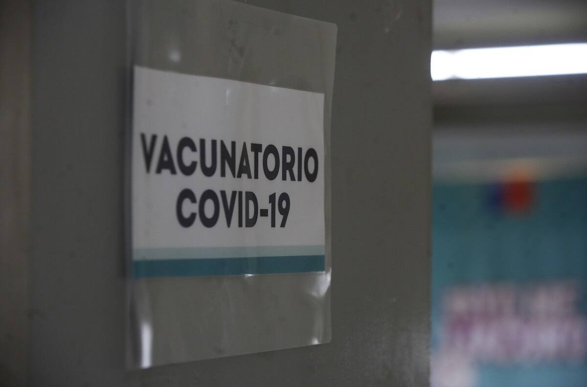 Minsal anuncia nuevo grupo que podrá recibir la vacuna bivalente anual contra el Covid-19 desde el lunes 14 de noviembre